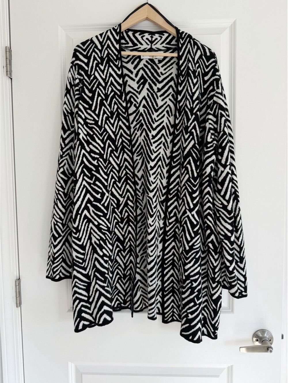 Jones Studio Separates Black & White Chevron Knit Waterfall Cardigan Size 1X